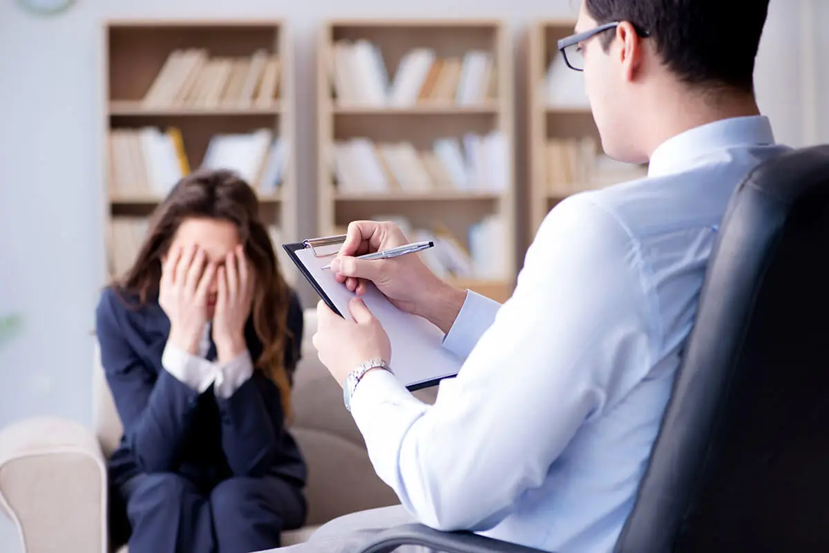 Colloquio di psicoterapia nel percorso per uscire dalla dipendenza